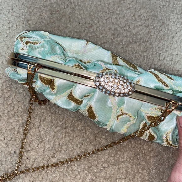 Green and gold purse - Picture 5 of 5